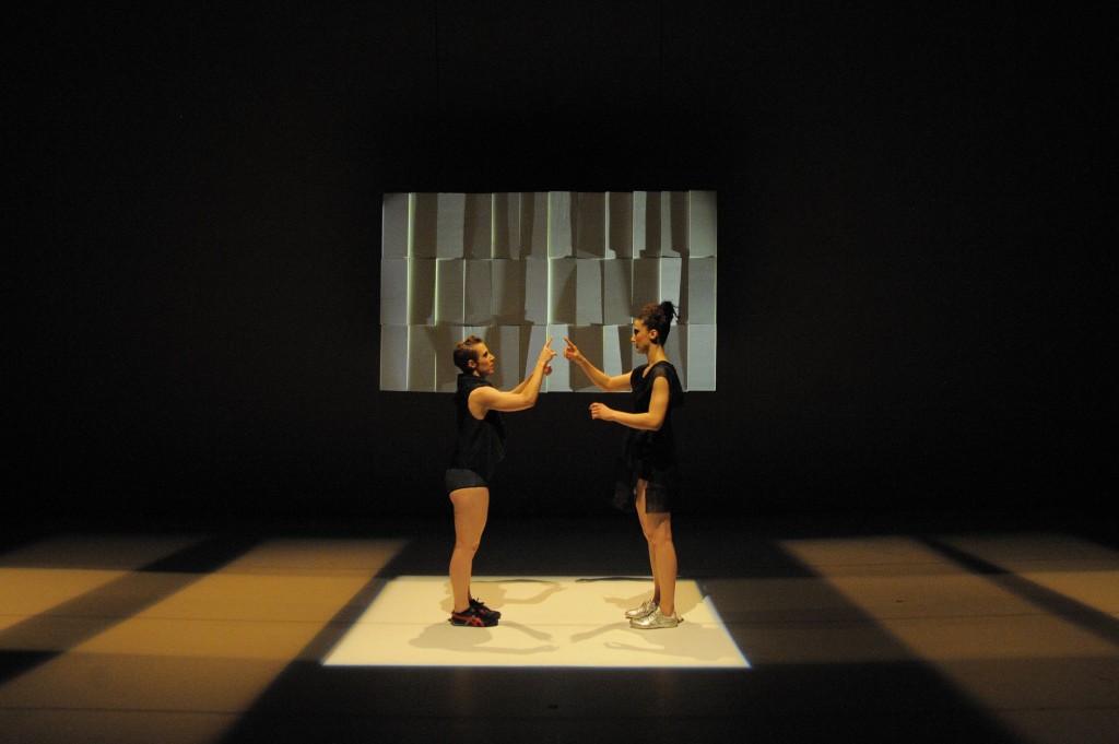 GLORY BOX by Evie Demetriou Foto 4