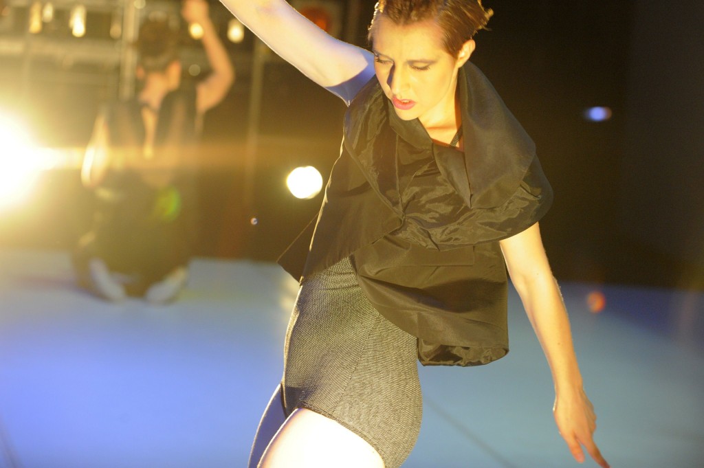 GLORY BOX by Evie Demetriou Foto 1