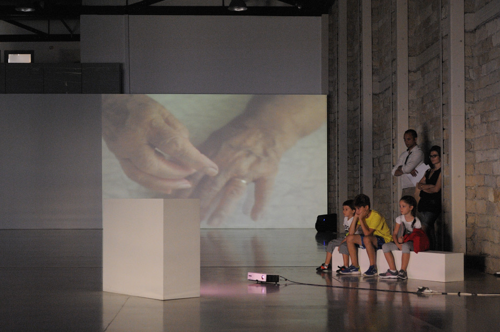 My Mountains video installation by Evie Demetriou and Lucy Cash Foto 1